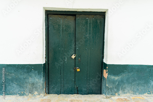old wooden door © Julio
