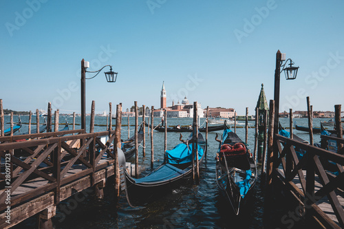Gondel, Steg, Italien, Venedig, Schiffe, Boote, Lampen, Meer, Salzwasser, wasser, Parken, Hintergrund