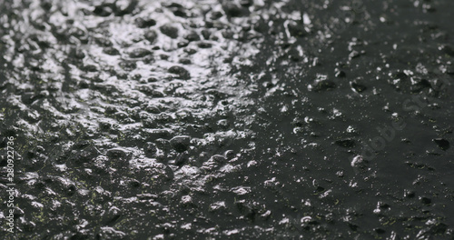 Εκτύπωση καμβά vibrating liquid concrete to remove air bubbles