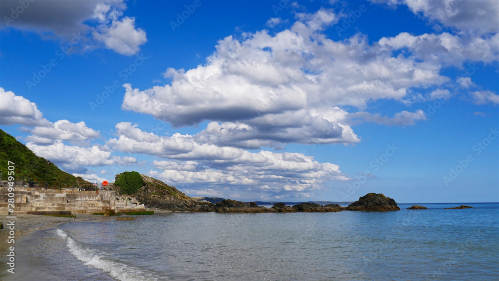 Obraz premium Looking eastward on the south Cornwall Coast, Looe, UK