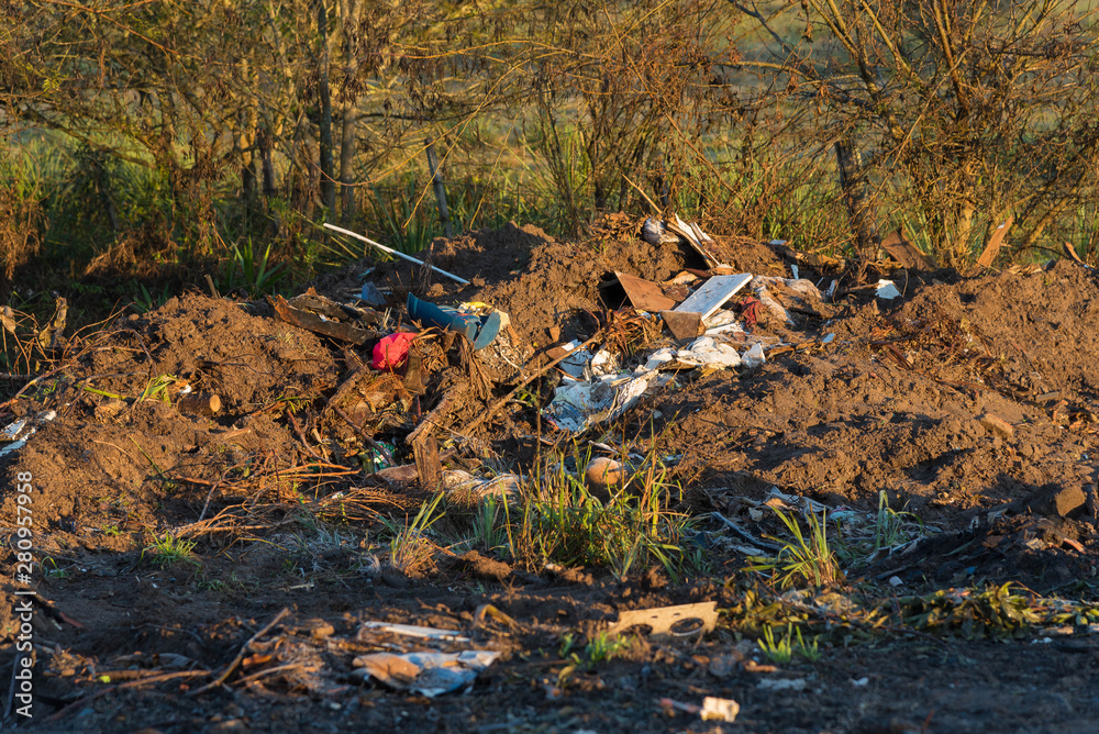 Open-air garbage on the roadside 03