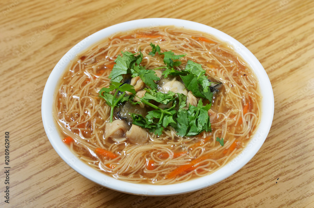 Oyster and pork intestine vermicelli is a popular food in Taiwan. foto