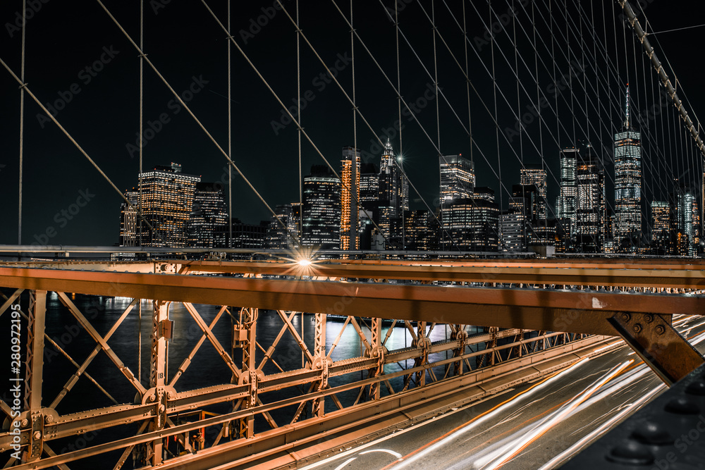 Fototapeta premium Brooklyn Bridge lower Manhattan long exposure