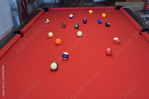 Billard américain jeu du huit jeu du neuf à partager entre amis photo