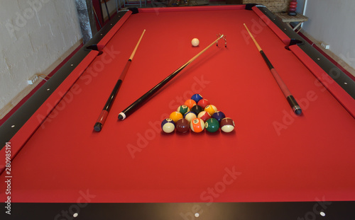 Billard américain jeu du huit jeu du neuf à partager entre amis photo