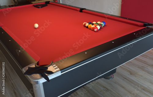 Billard américain jeu du huit jeu du neuf à partager entre amis photo