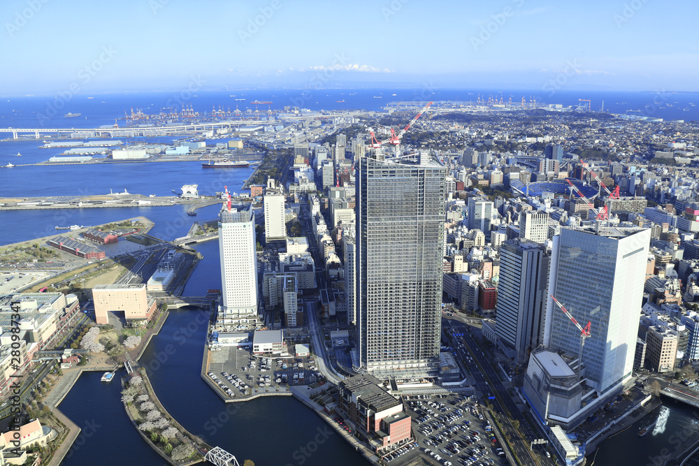 Obraz premium Aerial view on Yokohama and Tokyo Bay, Japan