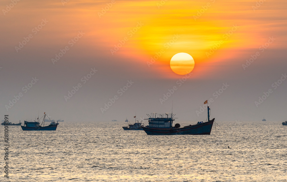 Sea landscape at dawn when fishing boats out to sea to harvest fish to greet the new day