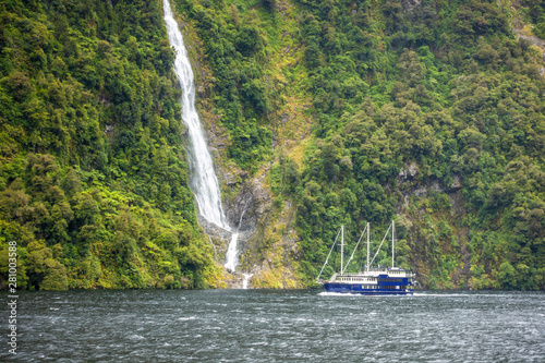 Фотография waterfall at Doubtful Sound Fiordland National Park New Zealand