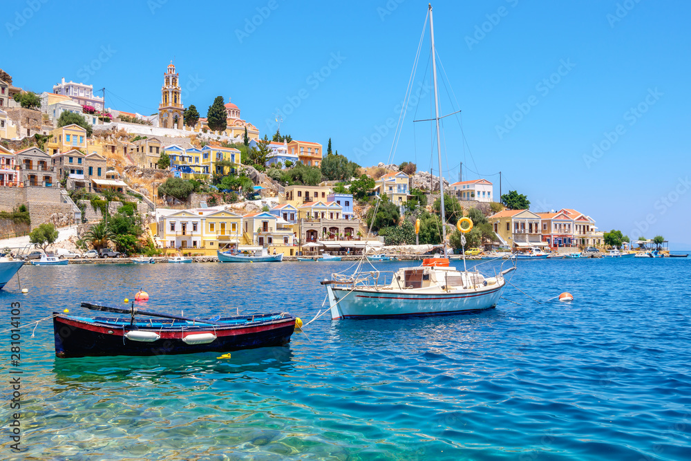Obraz premium Widok na wyspę Simi. Grecja