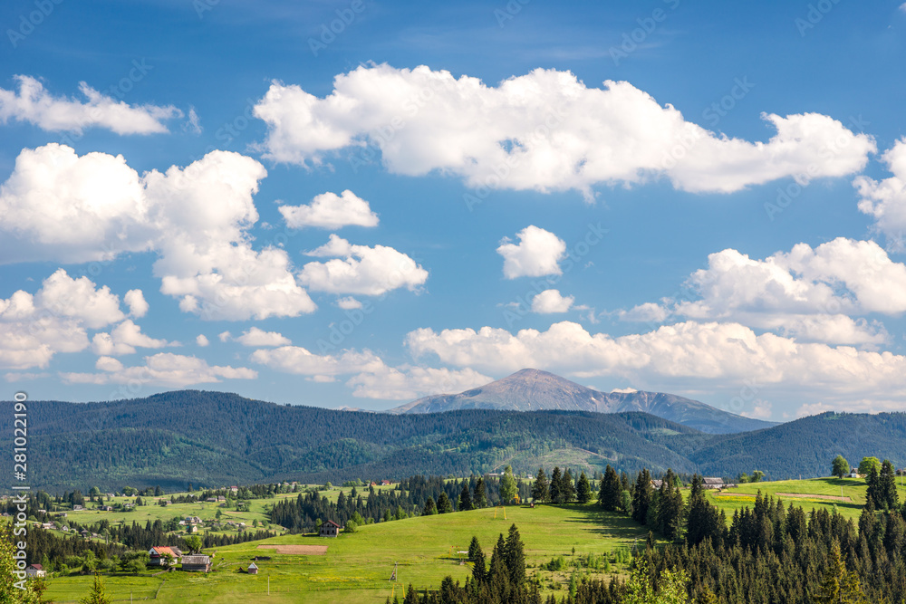 Fototapeta premium Beautiful view of the mountain Goverla