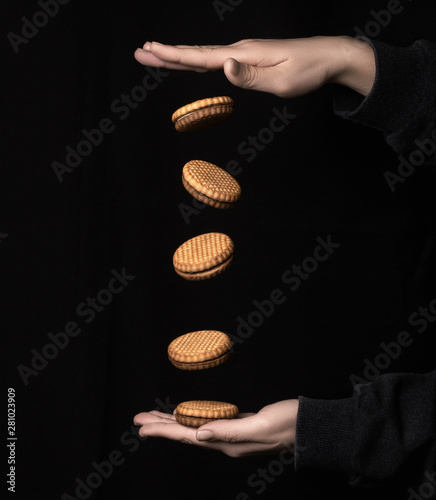 Levitation of cookies between hands