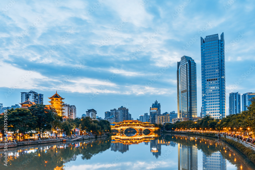 Obraz premium City Scenery of Anshun Bridge, Chengdu, Sichuan, China