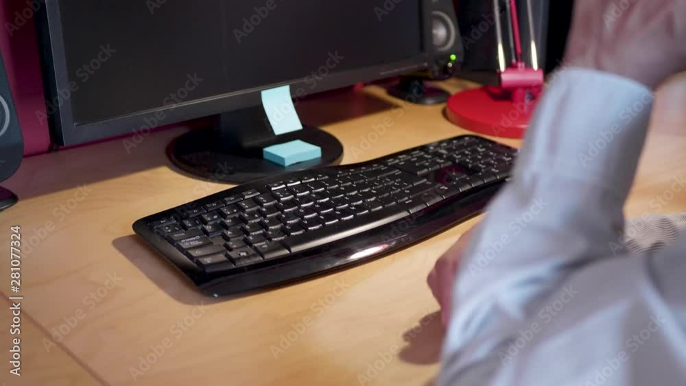 Teclado y teléfono móvil