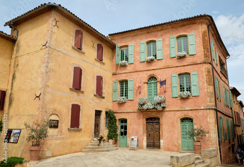 Fototapeta Naklejka Na Ścianę i Meble -  Ochre-coloured buildings in Roussillon, France