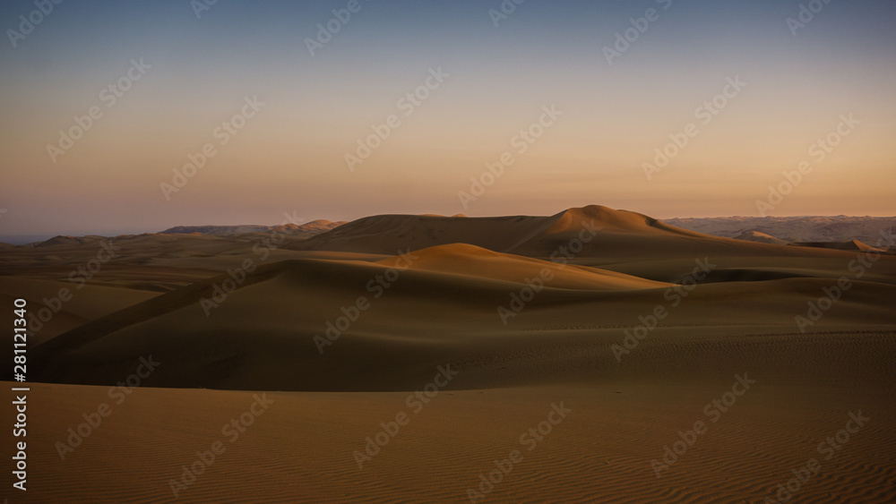 Desierto y dunas en Ica, Perú