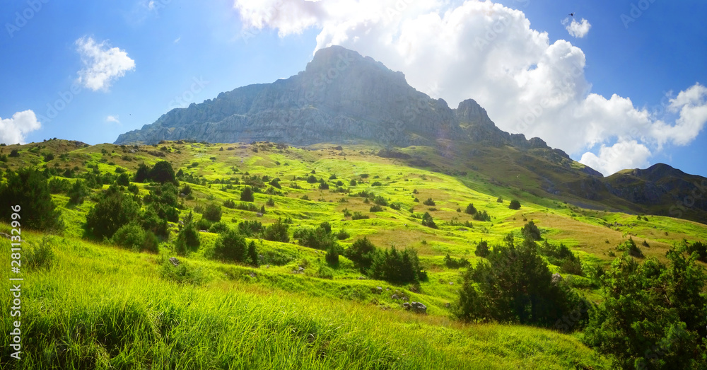 Obraz premium A breathtaking panoramic view of Mountain Tymfi in Epirus - Greece