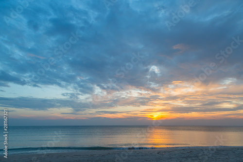 Fototapeta Naklejka Na Ścianę i Meble -  Siluette sunset at the beach