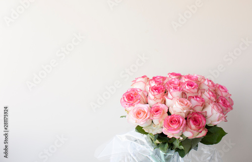 Bouquet of pink roses in a ...