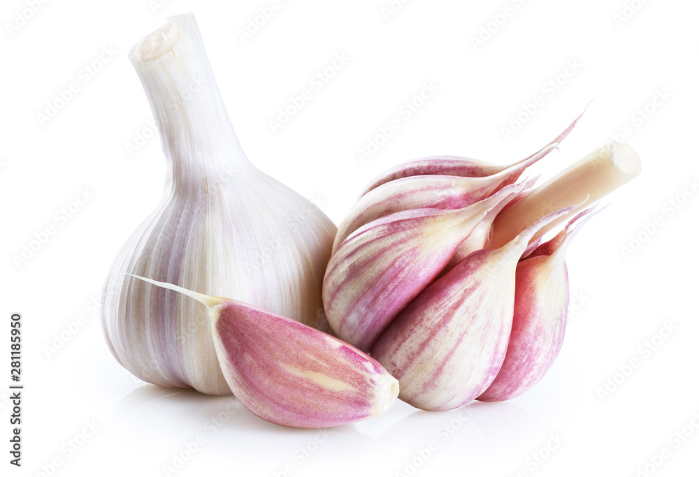 Obraz premium Garlic isolated on white background.