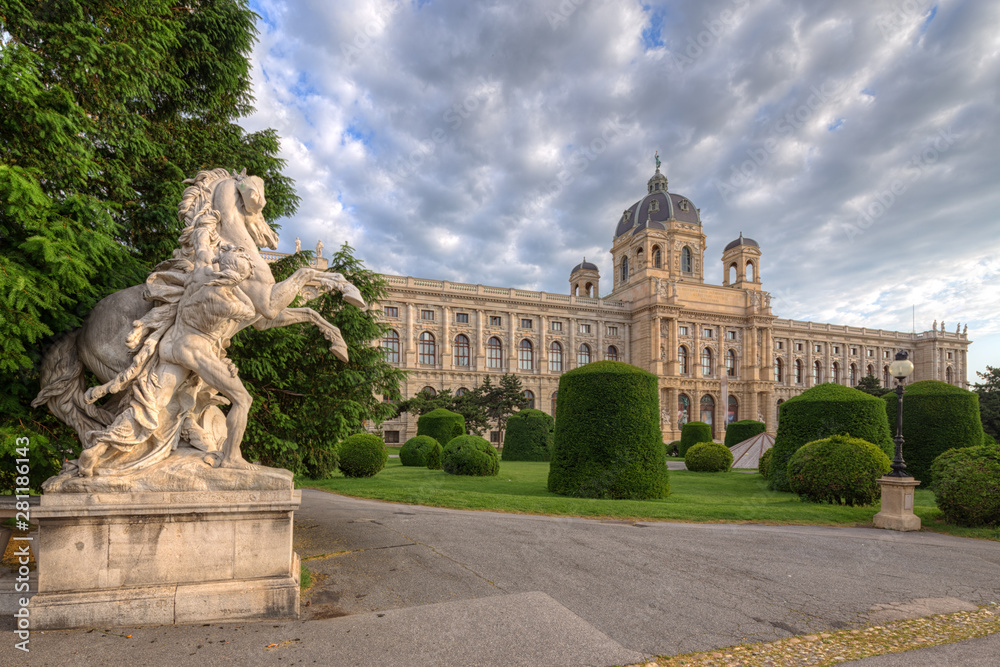 Fototapeta premium Square of Maria Theresa in Vienna, Austria.