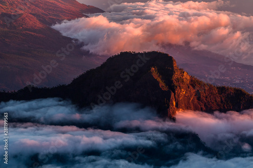 Volcan nuageux © Jonathan