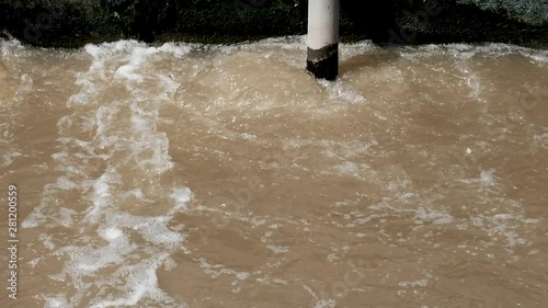Wallpaper Mural Flowing water in a tank Torontodigital.ca