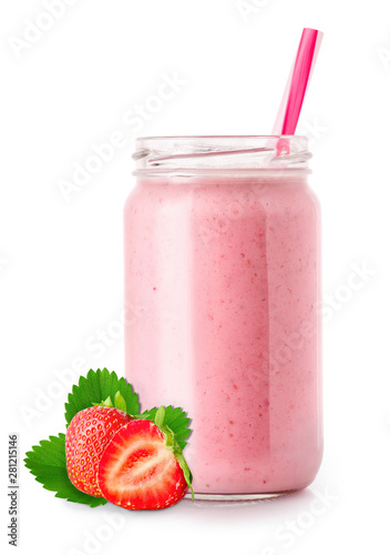 strawberry smoothie in glas...