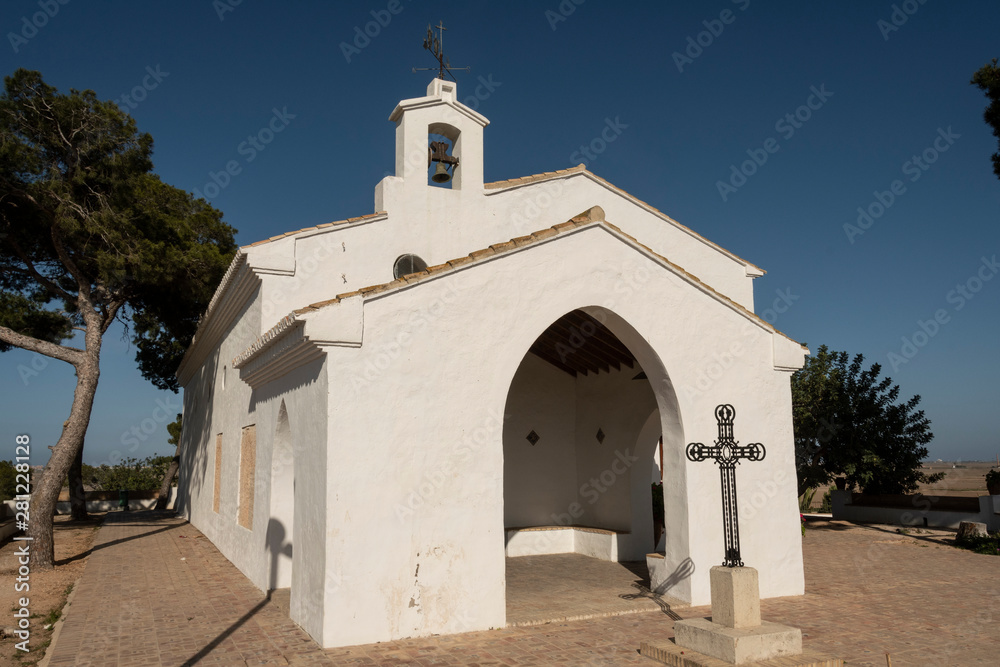 Antigua ermita en Cullera, Valencia, España 