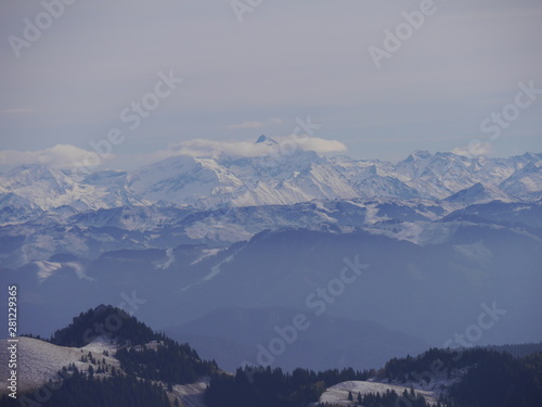 Blick auf die Alpen im Winter