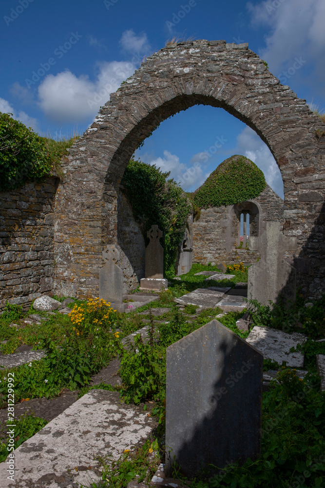 Westcoast Ireland cemetry thumbstoe graveyard