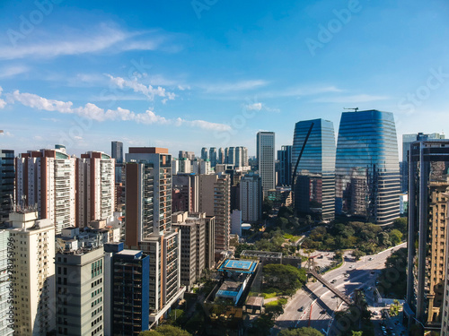 Vista aérea do Itaim Bibi em São Paulo, Brasil © phaelshoots