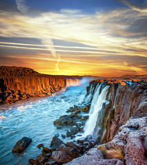 Wandcirkels Watervallen Selfoss waterval bij zonsopkomst IJsland  © anko_ter