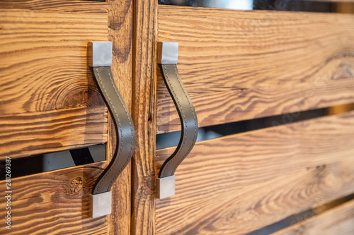 Cuadro en lienzo Poignées d'armoire en bois
