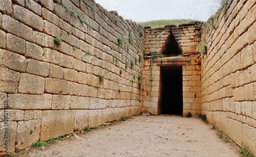 Schatzhaus des Atreus, Mykene, Griechenland photo