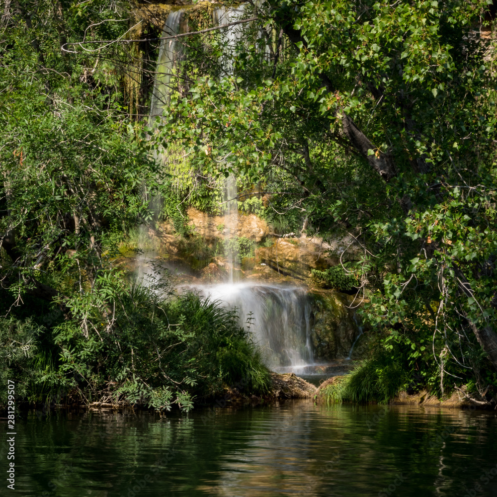 Naklejka premium small waterfall