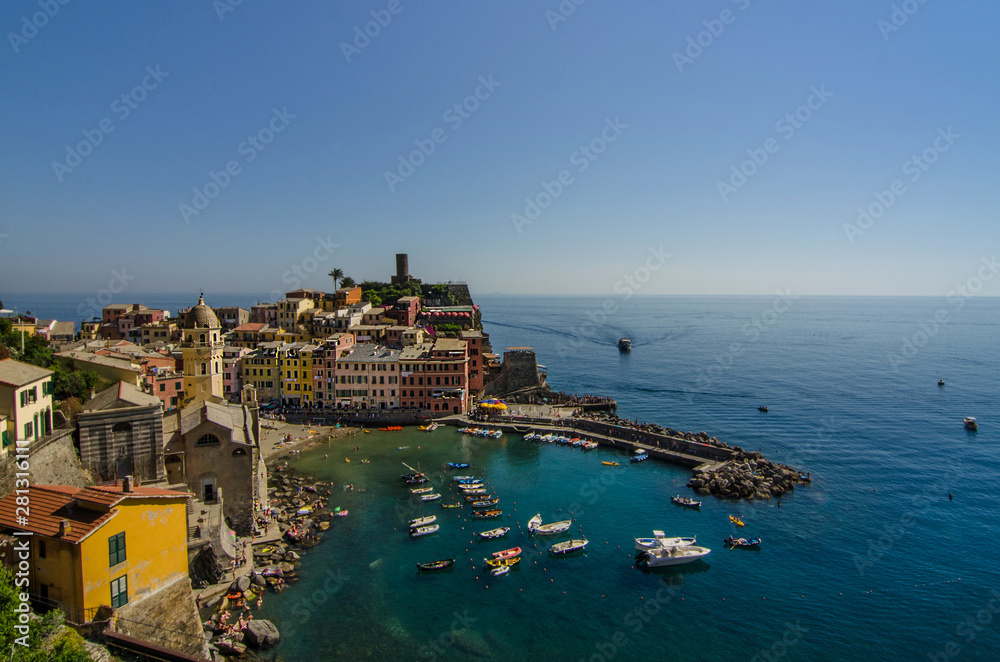Naklejka premium Cinque Terre - Vernazza, picturesque fishermen villages in the province of La Spezia, Liguria, Italy 
