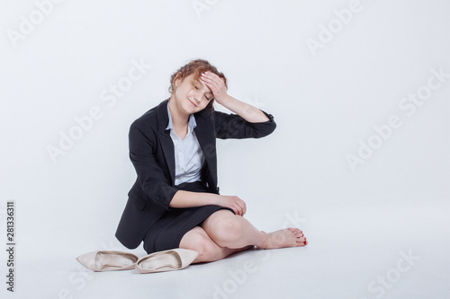 Billede på lærred Woman in alcohol intoxication after corporate party with headache