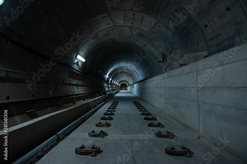 tunnel in tunnel © Dylon
