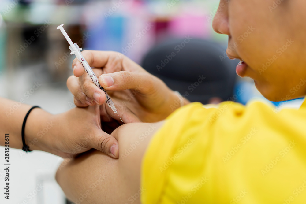 doctor discuss And support, help with patient man make an arm