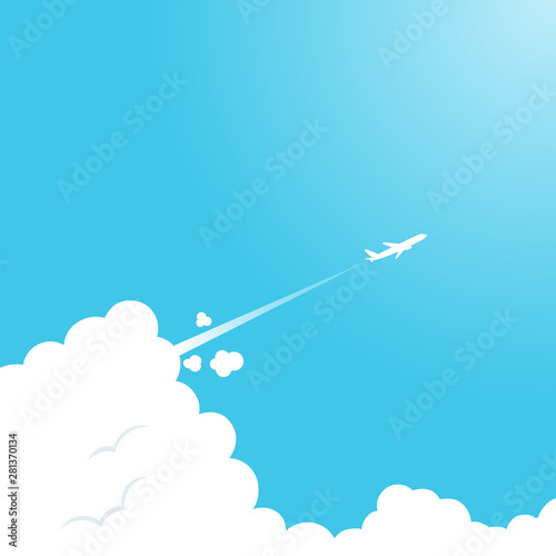 青空に雲と飛行機