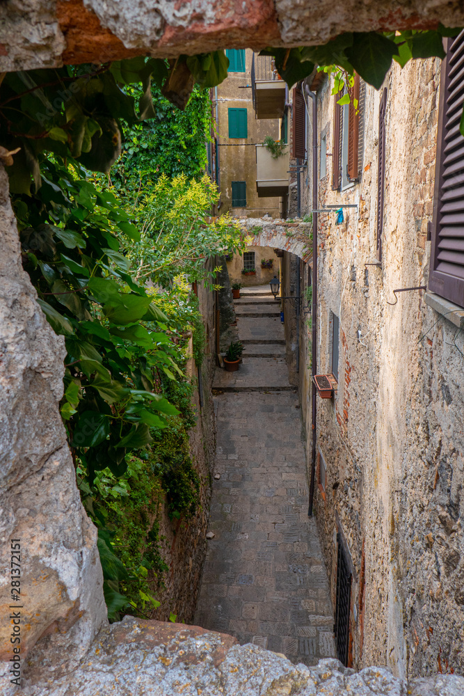 Scorci del piccolo borgo di Capalbio, Toscana, Italia