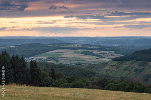 Abendblick in ein Tal, Evening view in a valley