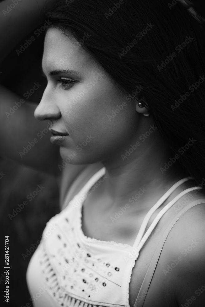 Naklejka premium portrait of young woman