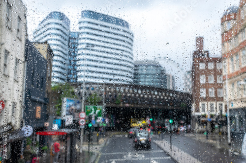 Fototapeta Naklejka Na Ścianę i Meble -  London through a  wet glass