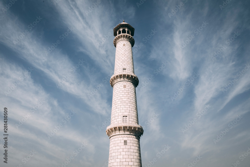 taj mahal, minaret tower on detail
