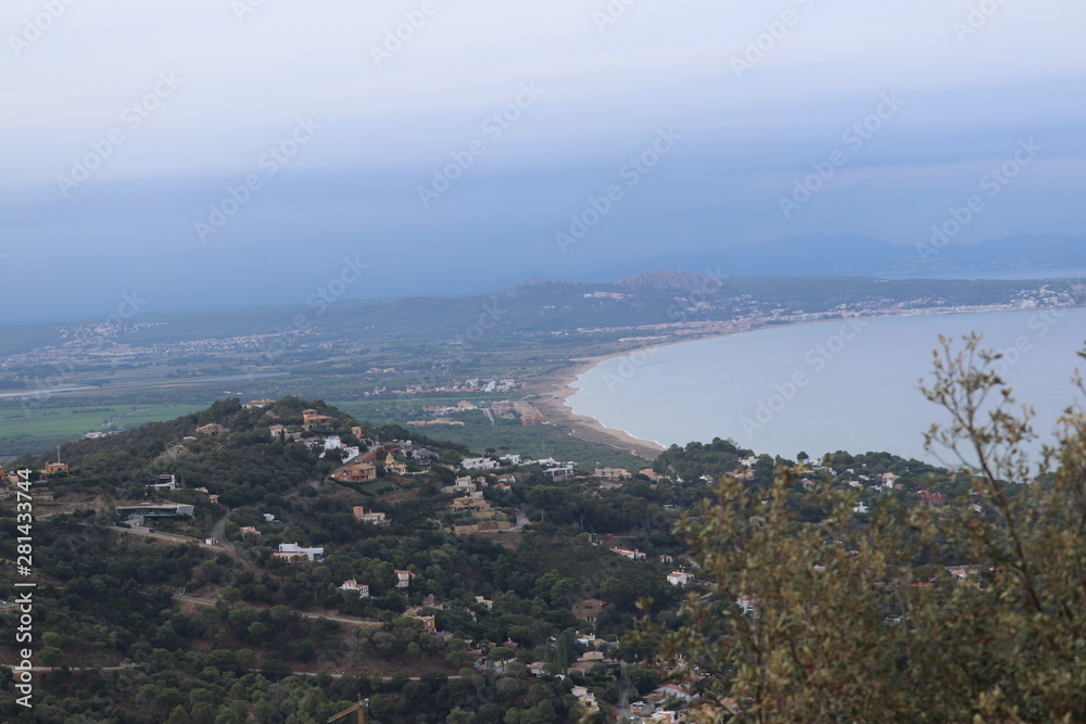 Illas Medes y playas del Estartit des de Begur, en la costa Brava