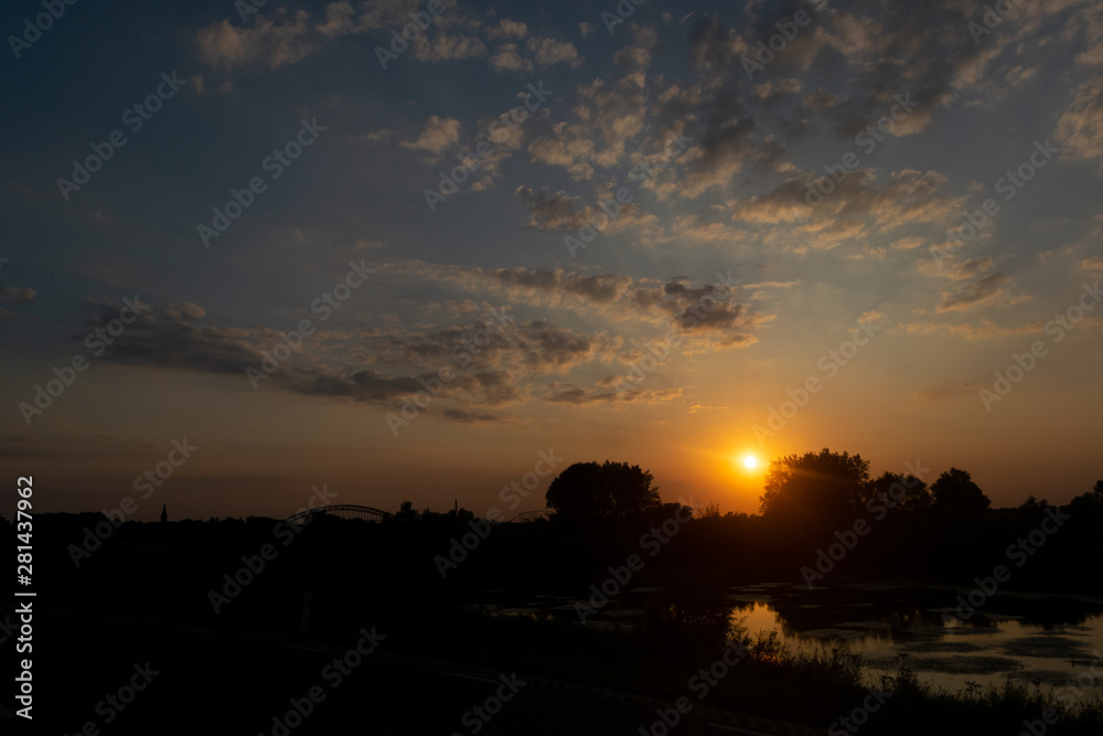 Obraz premium Oude Waal evening sunset in Gelderland