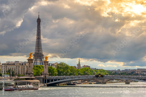 Heavy Clouds over Paris © goodman_ekim