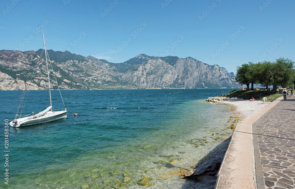 Malcesine – malerische Gemeinde am Ostufer des Gardasees Malcesine – malerische Gemeinde am Ostufer des Gardasees